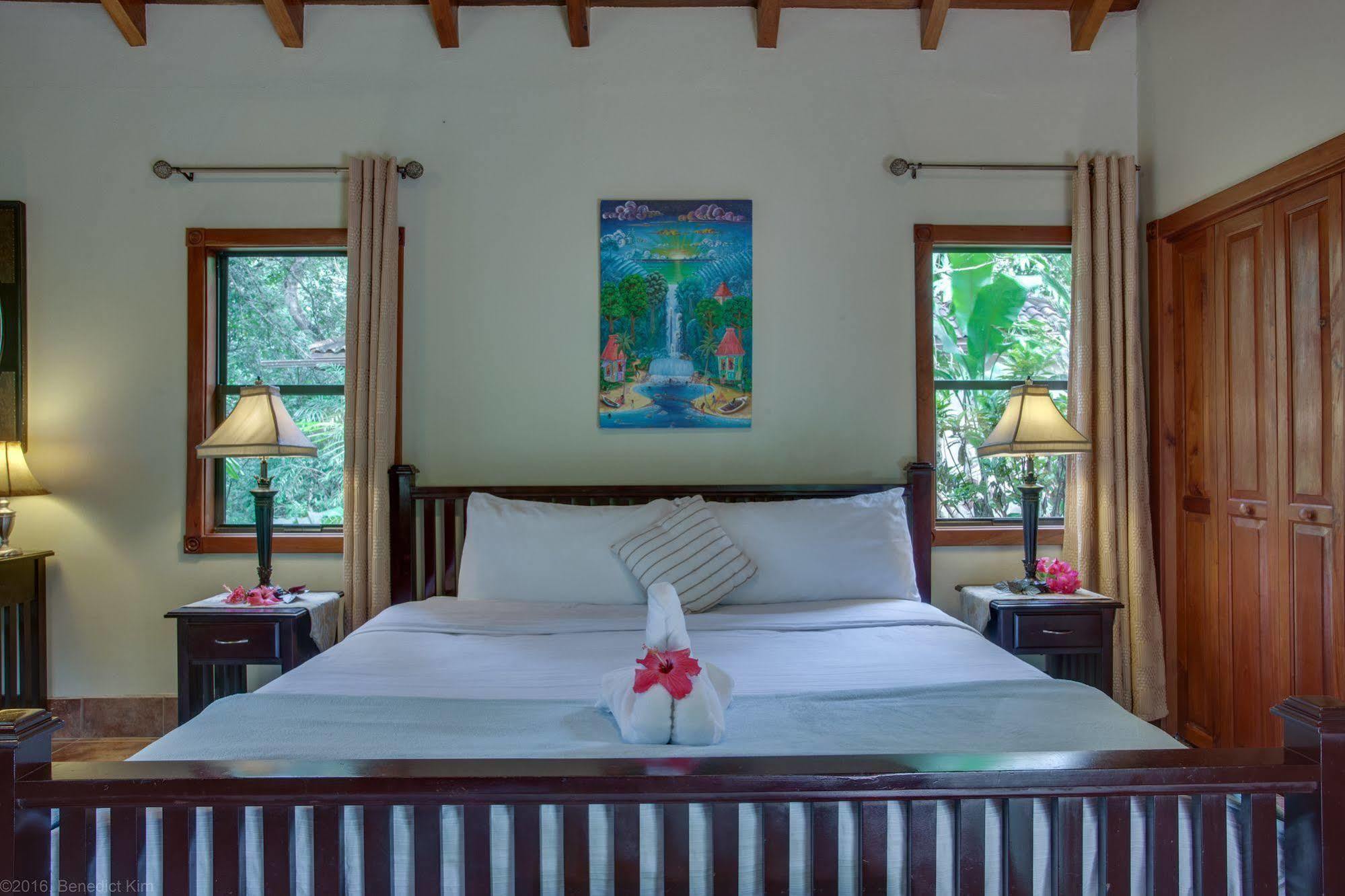 Mystic River Resort San Ignacio Eksteriør bilde