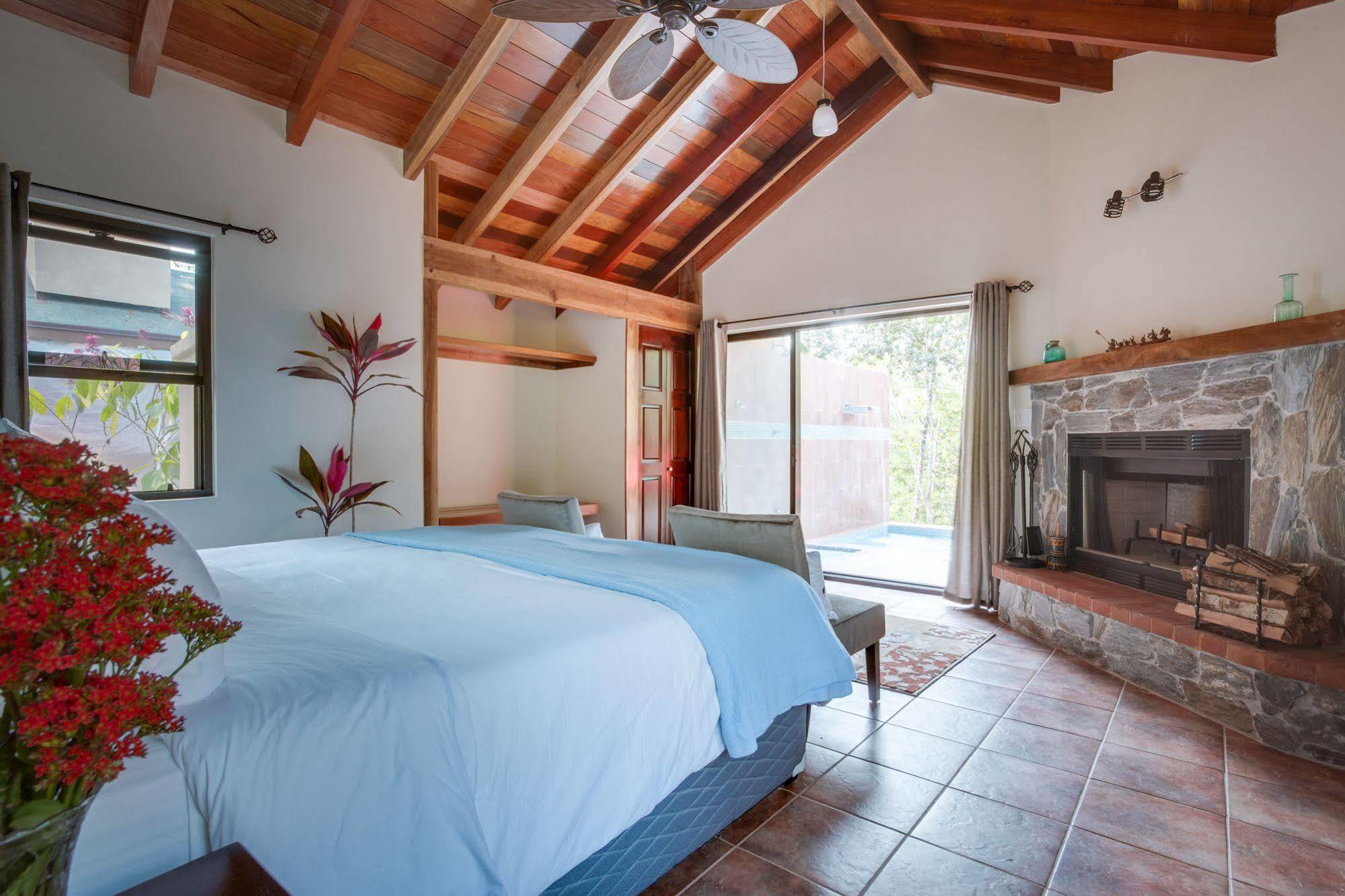Mystic River Resort San Ignacio Eksteriør bilde